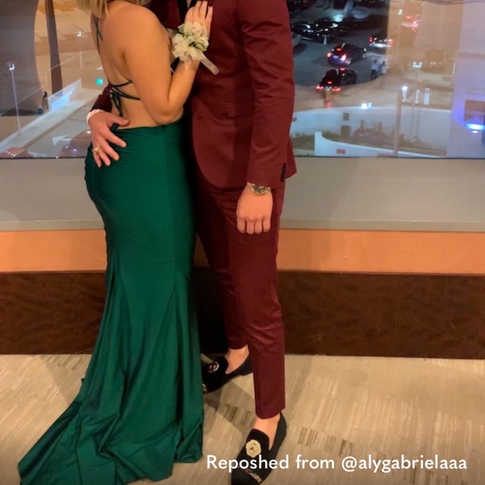 Prom / gown